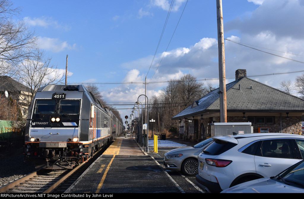 NJT Train # 5175 arriving into White House Station-ALP-45DP # 4511 is leading a Multilevel Set